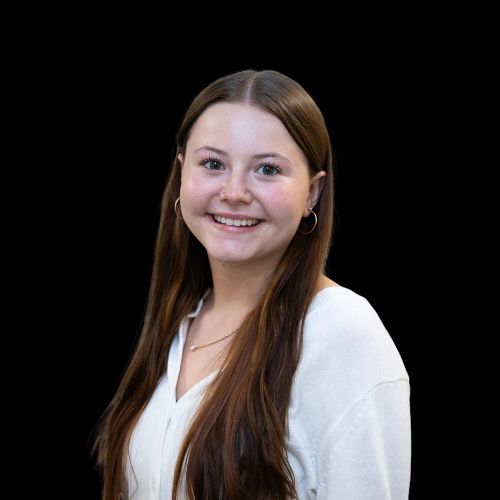 Lili Robichaud Headshot